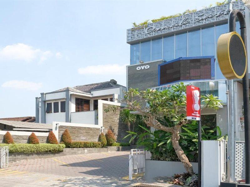 Sans Hotel Grand Omah Sastro Yogyakarta Hotel 3*